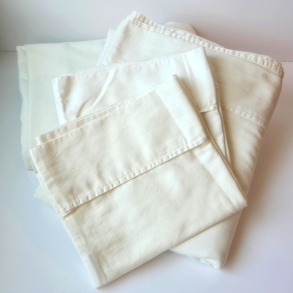 POTTERY BARN Queen Grand Organic Percale Sheets, Ivory - 2 Std Cases/Fitted/Flat - Picture 2 of 8